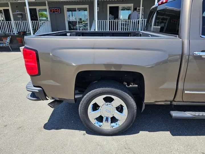 BROWN, 2015 CHEVROLET SILVERADO 1500 CREW CAB Image 4