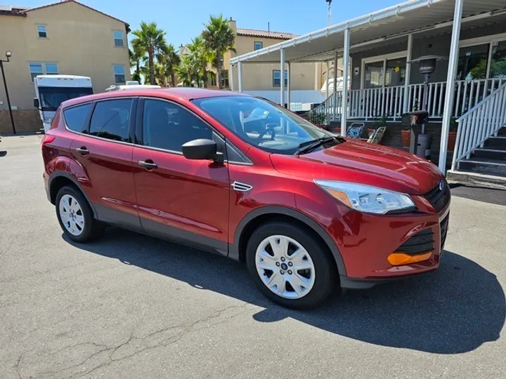 RED, 2016 FORD ESCAPE Image 2