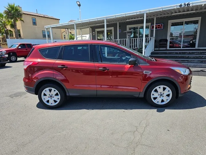 RED, 2016 FORD ESCAPE Image 3