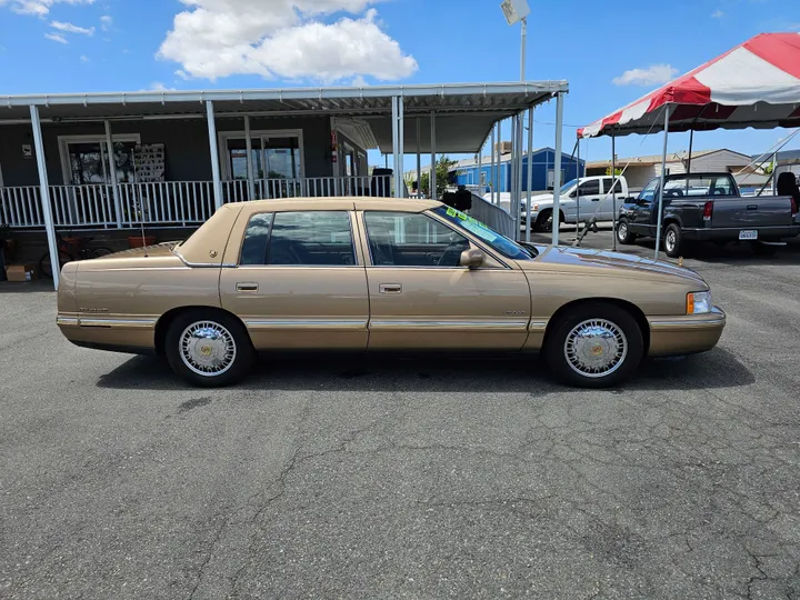 GOLD, 1998 CADILLAC DEVILLE Image 3