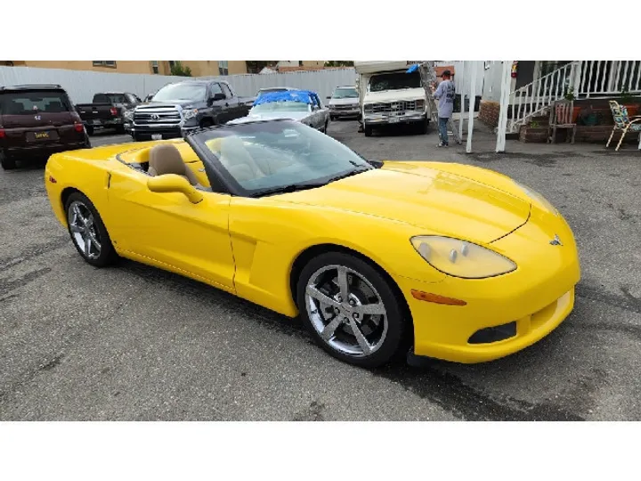 YELLOW, 2009 CHEVROLET CORVETTE Image 2