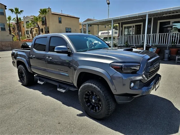 GRAY, 2017 TOYOTA TACOMA DOUBLE CAB Image 2