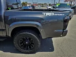 GRAY, 2017 TOYOTA TACOMA DOUBLE CAB Thumnail Image 8