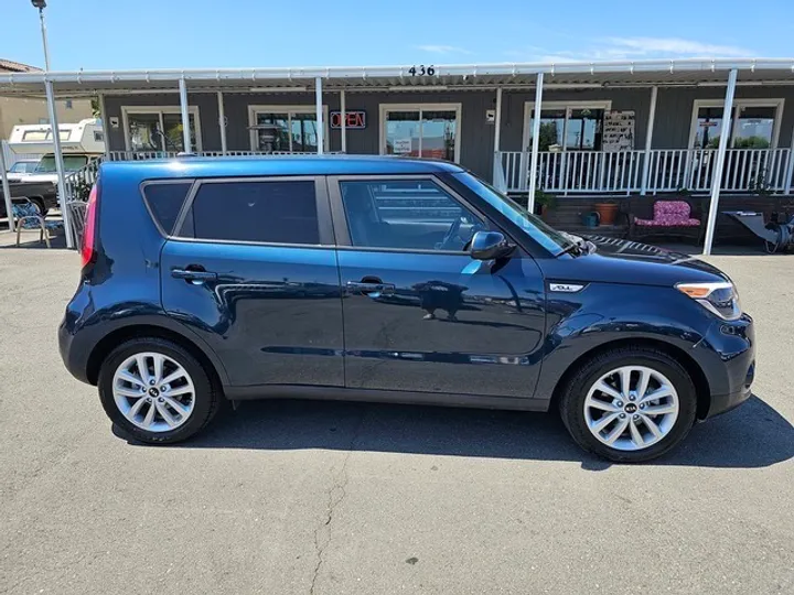 BLUE, 2018 KIA SOUL Image 3