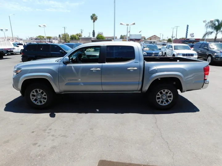 SILVER, 2016 TOYOTA TACOMA DOUBLE CAB Image 9