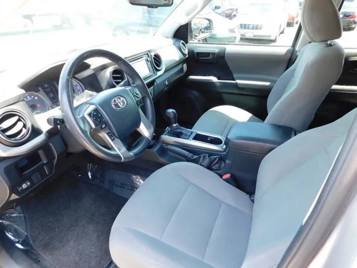 SILVER, 2016 TOYOTA TACOMA DOUBLE CAB Image 17