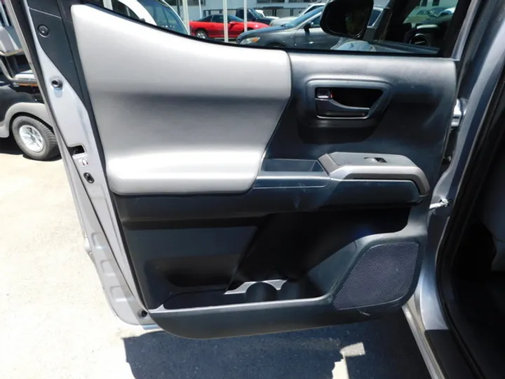 SILVER, 2016 TOYOTA TACOMA DOUBLE CAB Image 18