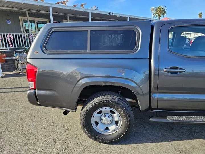 GRAY, 2016 TOYOTA TACOMA DOUBLE CAB Image 4