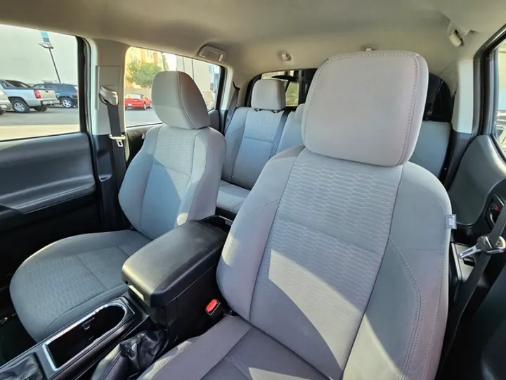 GRAY, 2016 TOYOTA TACOMA DOUBLE CAB Image 19