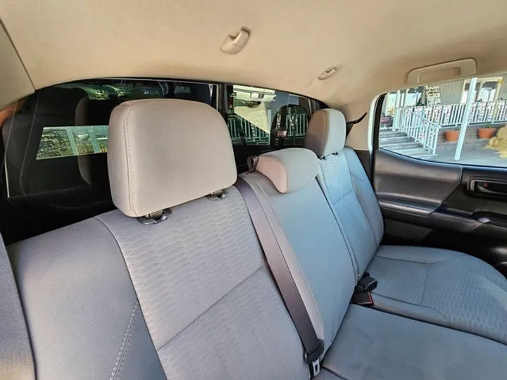 GRAY, 2016 TOYOTA TACOMA DOUBLE CAB Image 30