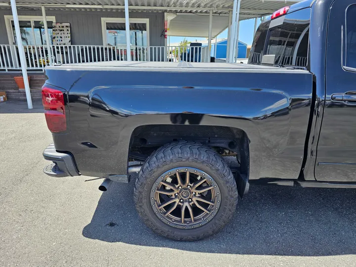 BLACK, 2015 CHEVROLET SILVERADO 1500 CREW CAB Image 4