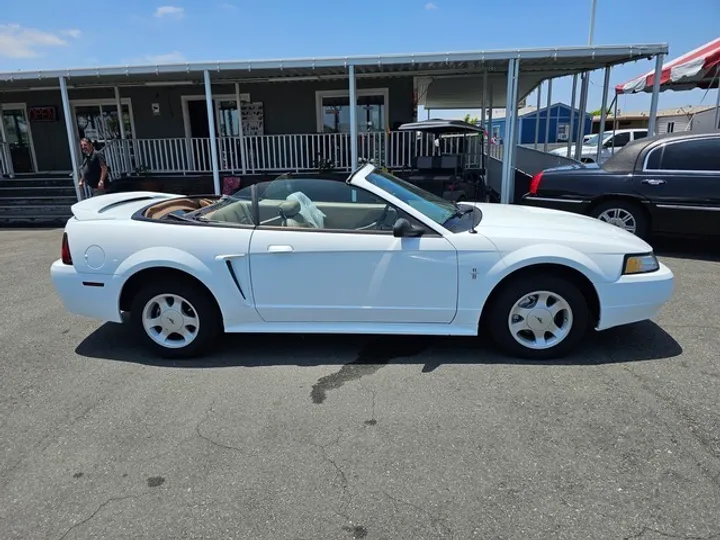 WHITE, 2000 FORD MUSTANG Image 3