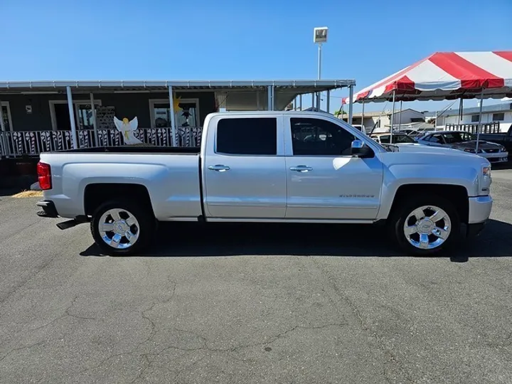 SILVER, 2018 CHEVROLET SILVERADO 1500 CREW CAB Image 3