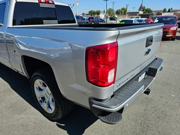 SILVER, 2018 CHEVROLET SILVERADO 1500 CREW CAB Image 9