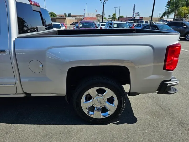 SILVER, 2018 CHEVROLET SILVERADO 1500 CREW CAB Image 11