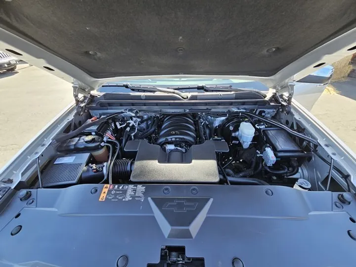 SILVER, 2018 CHEVROLET SILVERADO 1500 CREW CAB Image 18