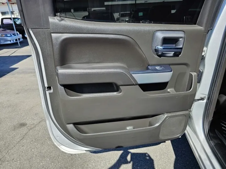 SILVER, 2018 CHEVROLET SILVERADO 1500 CREW CAB Image 23