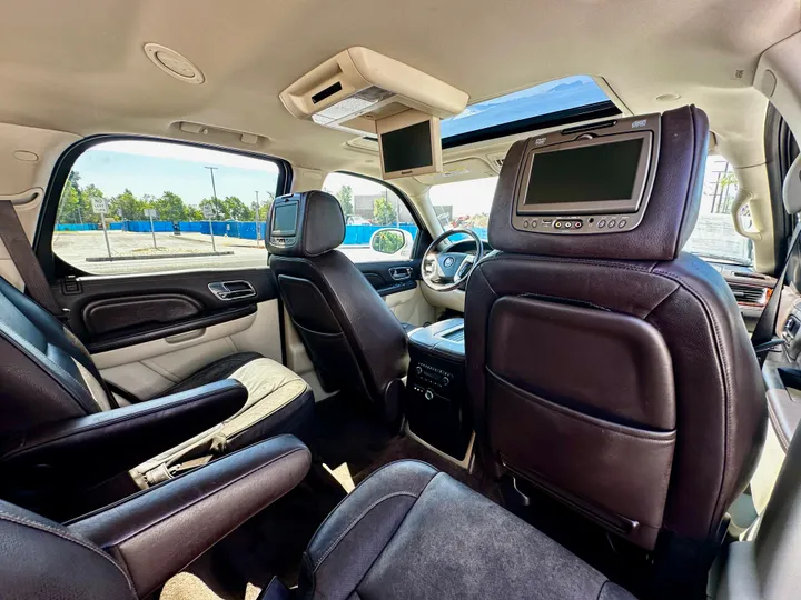 WHITE, 2012 CADILLAC ESCALADE Image 36