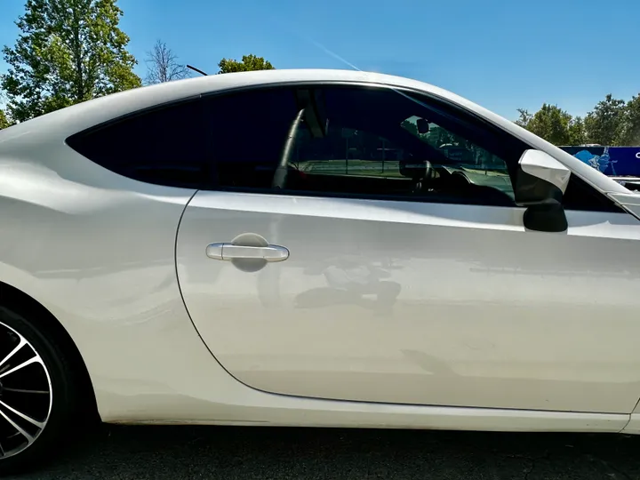 WHITE, 2013 SCION FR-S Image 11