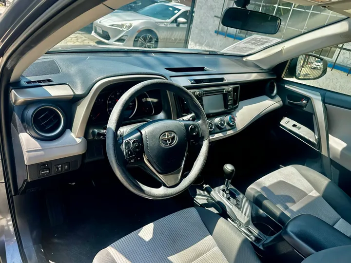 GREY, 2015 TOYOTA RAV4 Image 14