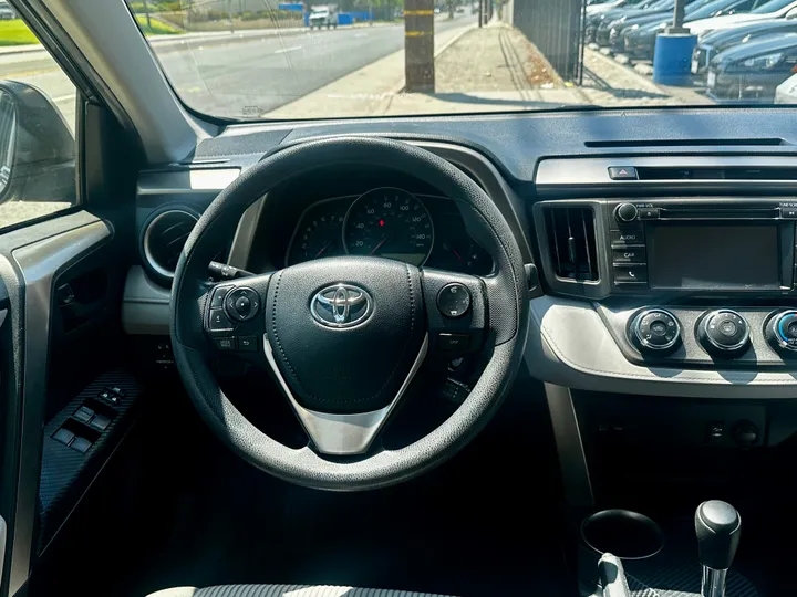 GREY, 2015 TOYOTA RAV4 Image 19