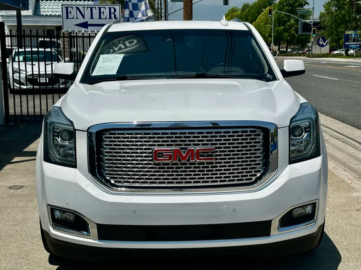 WHITE, 2017 GMC YUKON XL Image 2
