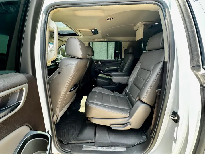 WHITE, 2017 GMC YUKON XL Image 29
