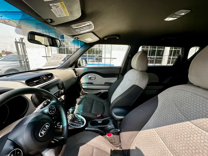 SILVER, 2016 KIA SOUL Image 15