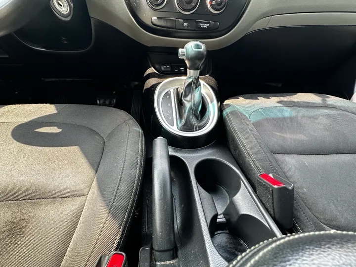 SILVER, 2016 KIA SOUL Image 20