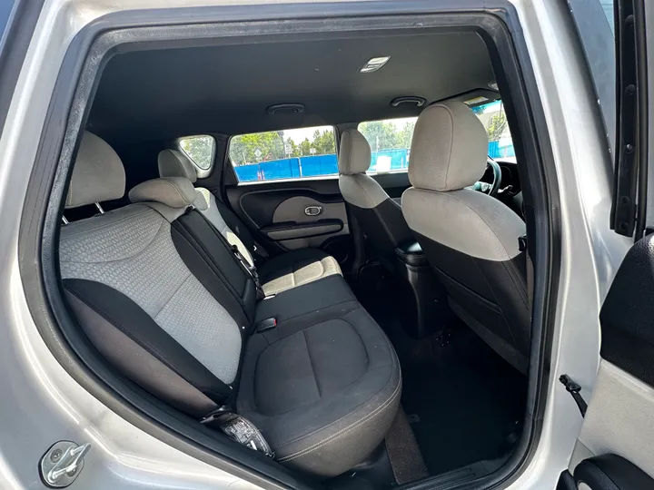 SILVER, 2016 KIA SOUL Image 30