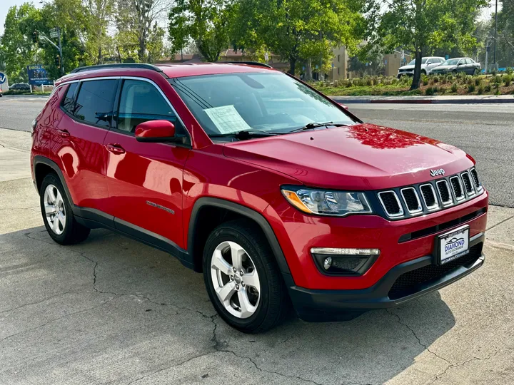 RED, 2017 JEEP COMPASS Image 3
