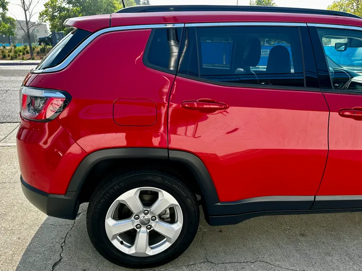 RED, 2017 JEEP COMPASS Image 10
