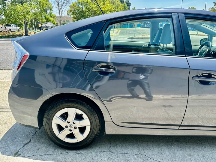 GREY, 2010 TOYOTA PRIUS Image 10