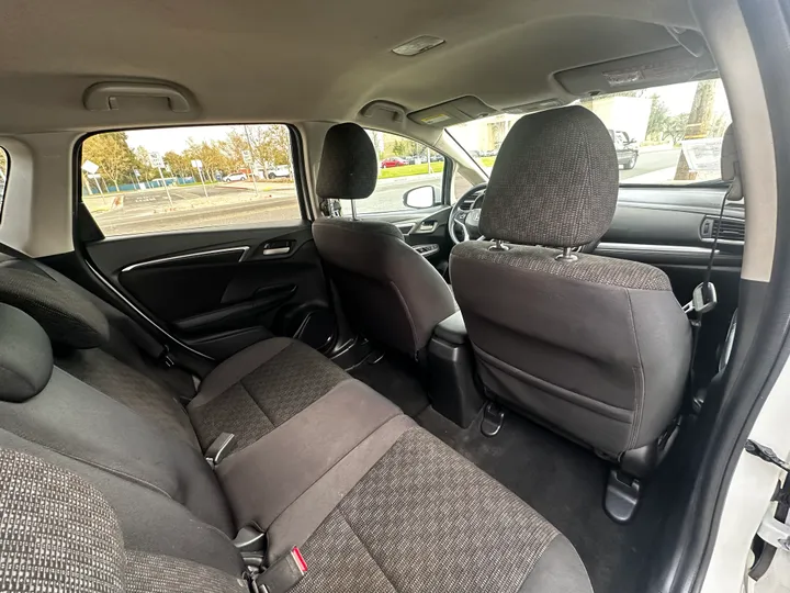 WHITE, 2016 HONDA FIT Image 30