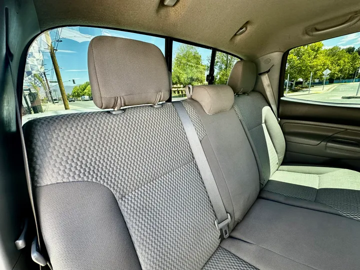 SILVER, 2014 TOYOTA TACOMA DOUBLE CAB Image 36