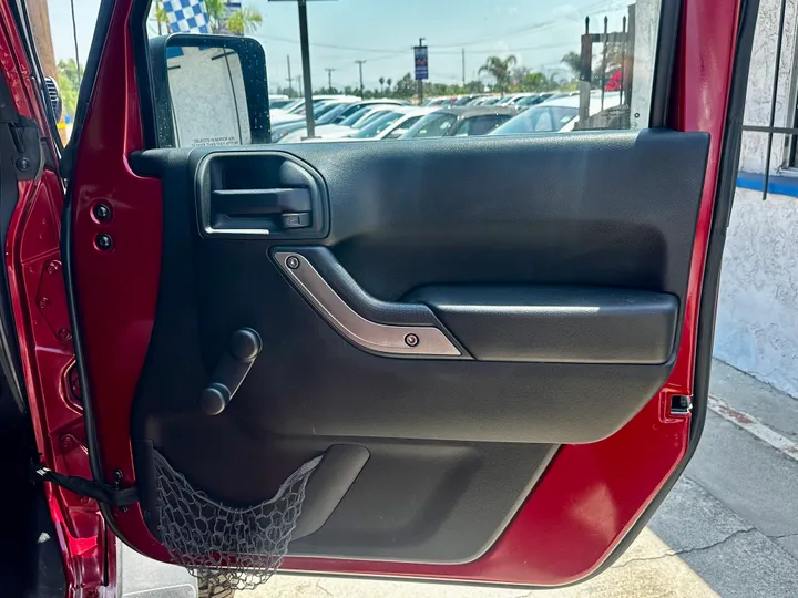 BURGUNDY, 2013 JEEP WRANGLER Image 33