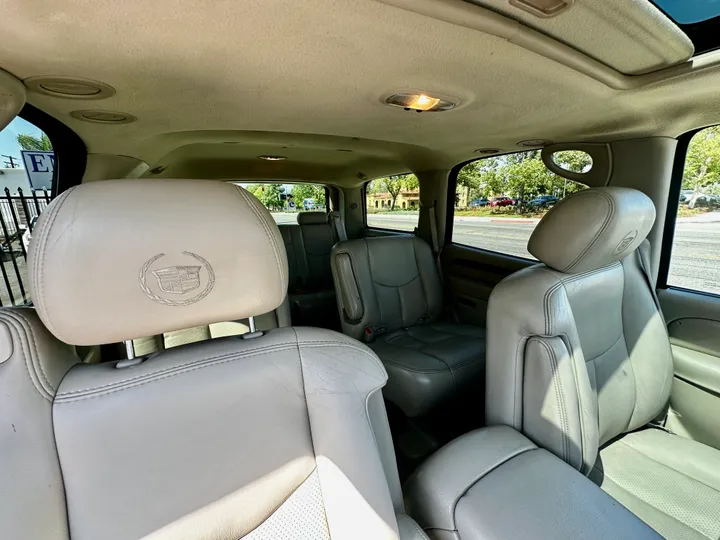 BLACK, 2006 CADILLAC ESCALADE Image 29