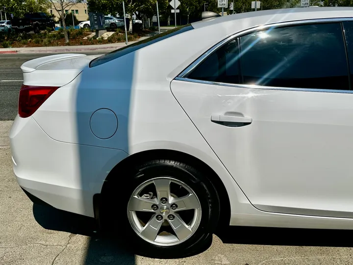 WHITE, 2014 CHEVROLET MALIBU Image 12