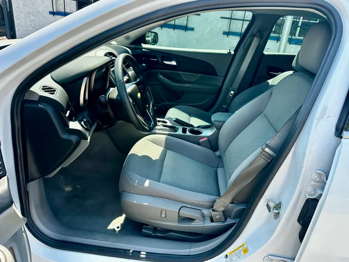 WHITE, 2014 CHEVROLET MALIBU Image 13