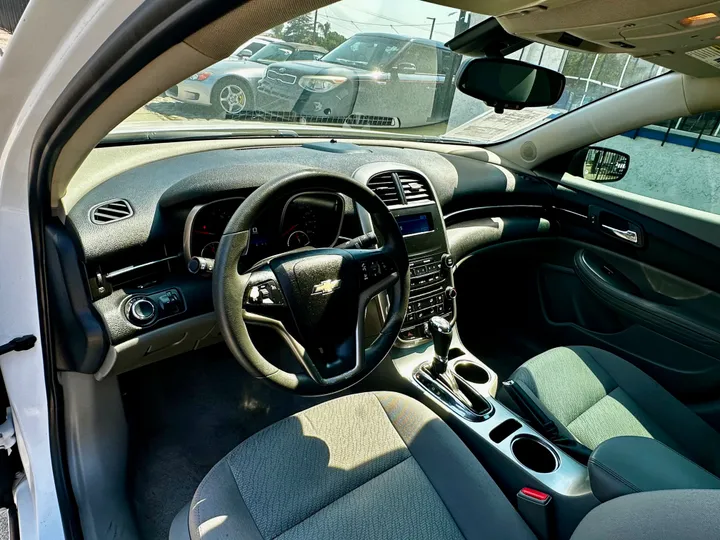 WHITE, 2014 CHEVROLET MALIBU Image 14