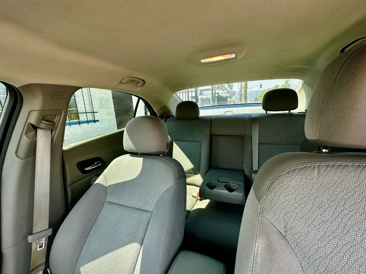 WHITE, 2014 CHEVROLET MALIBU Image 16