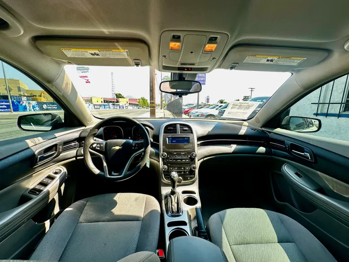 WHITE, 2014 CHEVROLET MALIBU Image 18