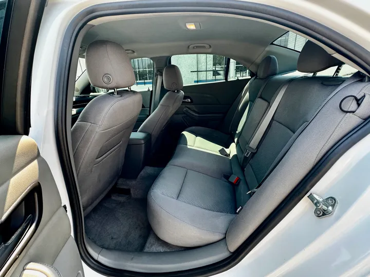 WHITE, 2014 CHEVROLET MALIBU Image 20