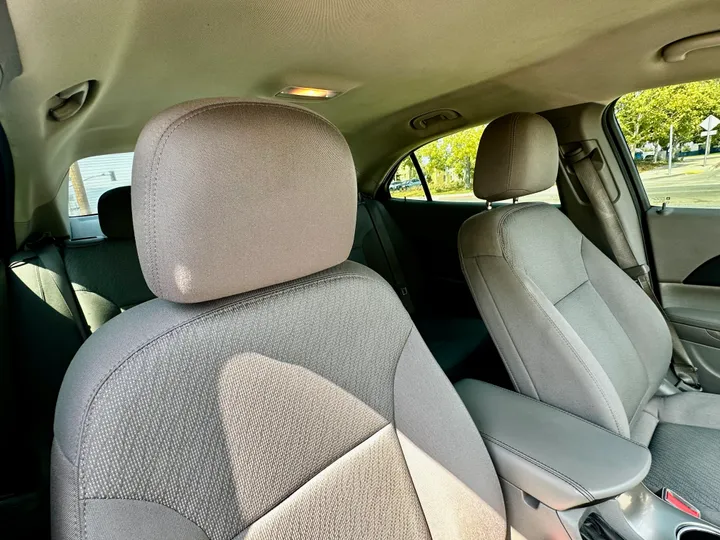 WHITE, 2014 CHEVROLET MALIBU Image 27