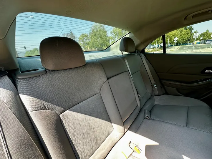 WHITE, 2014 CHEVROLET MALIBU Image 29