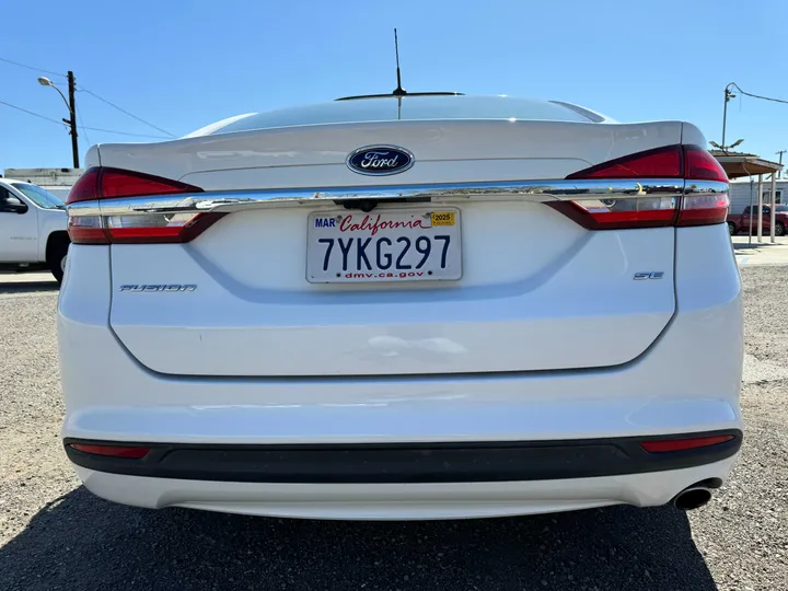 WHITE, 2017 FORD FUSION Image 5