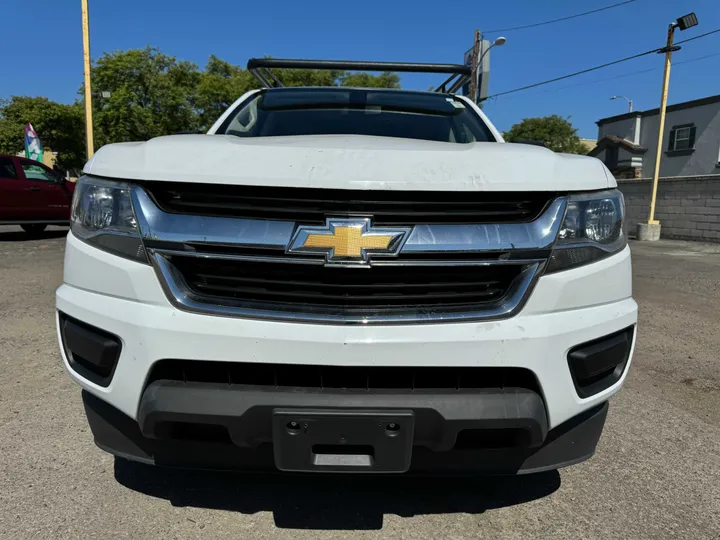 WHITE, 2019 CHEVROLET COLORADO CREW CAB Image 2