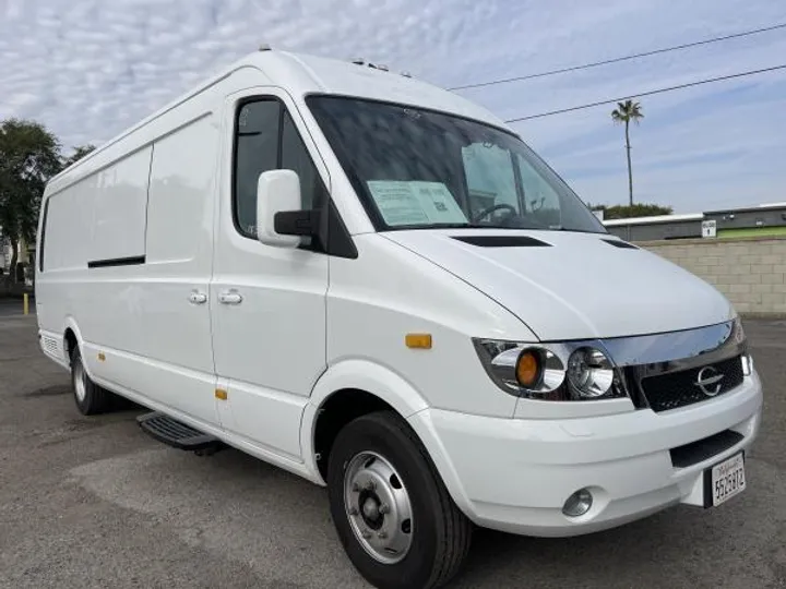 WHITE, 2018 CHANJE CHANJE MPV ELECTRIC LEVEL 2 AC C Image 3