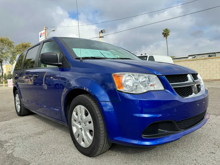 BLUE, 2019 DODGE GRAND CARAVAN PASSENGER Image 3