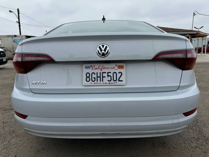 WHITE, 2019 VOLKSWAGEN JETTA Image 5